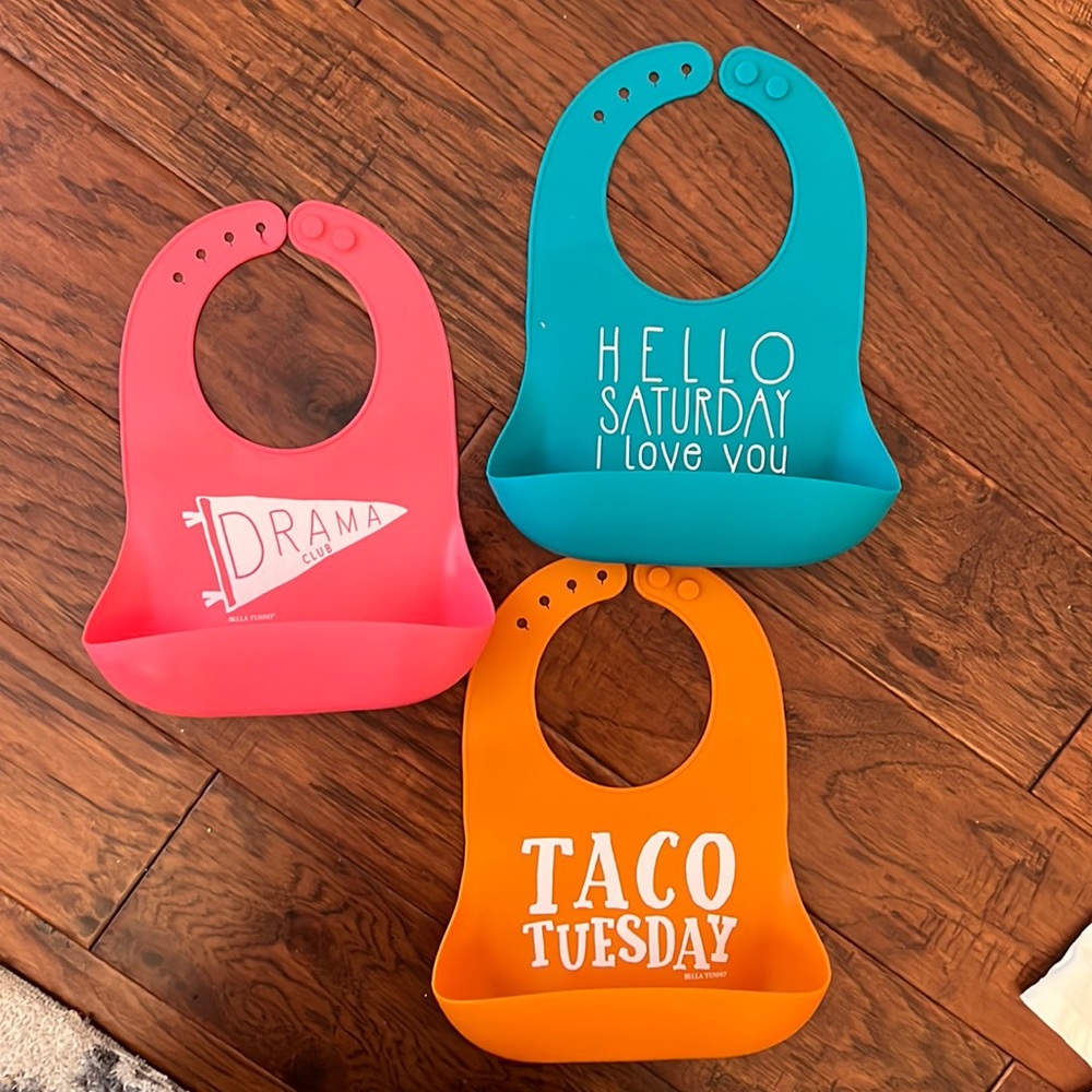Bella Tunno Silicone Bibs